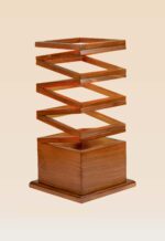 Model 520 – Wooden table lamp with geometric stacked square design and solid base