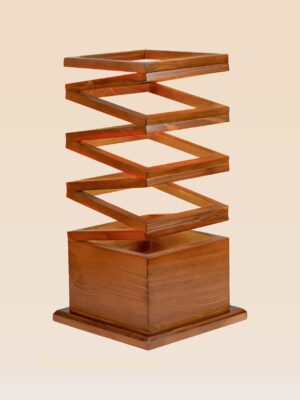 Model 520 – Wooden table lamp with geometric stacked square design and solid base