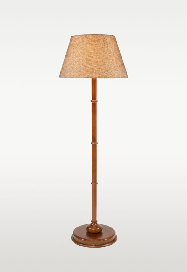 Wooden floor lamp model 613 with bamboo-inspired wooden stem and woven-texture fabric shade – classic decorative floor lamp for warm interiors